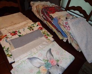 TABLE CLOTHS AND RUNNERS