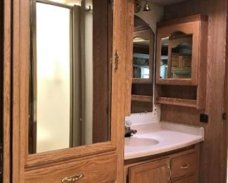 Wardrobe and bathroom sink in 2001 Alfa Gold GF38RLTES 5th wheel trailer w/3 slide outs