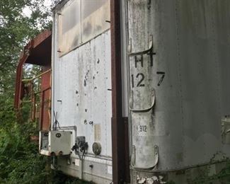 Front view of Great Dane dry van trailer w/pop-out sleeper