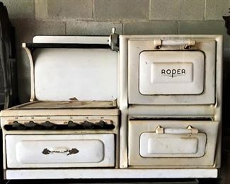 Vintage 1930s Roper gas 4-burner stove