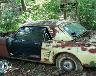 1965 Ford Mustang car body