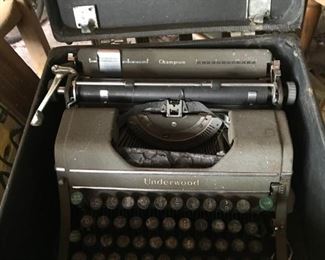Antique Underwood typewriter in case