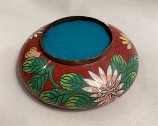 C107  Bottom view of bowl