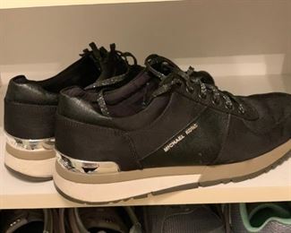 $25           Michael Kors Black  size 9M  (gently used)