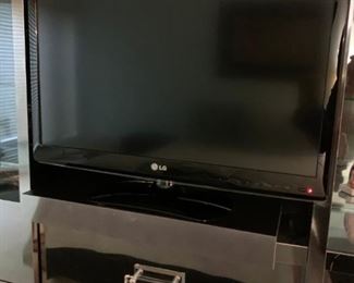 $25                LG  24" TV