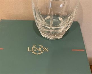 SW1002                     8  Lenox Crystal glasses in original box 
                                        4" h
