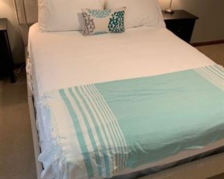 HOME MERIDIAN Queen Size Bed with SEALY Posturepedic Mattress