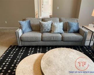 FLEXSTEEL Sofa in Stone Florentine