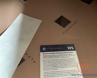 FLEXSTEEL Sofa in Stone Florentine