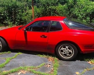 1987 PORSCHE 944 TURBO. More photos located at end of Photo Gallery.