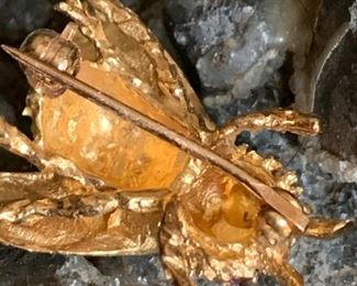 14k Gold Bee Pin