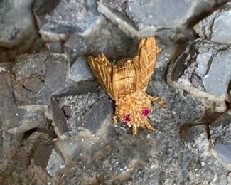 14k Gold Bee Pin