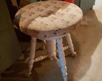 Piano stool