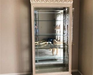 Lot 006
Neoclassical Glass and Wood Curio Cabinet