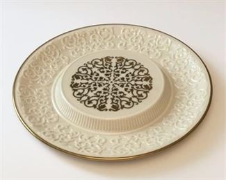 Lot 012
Lenox Porcelain 'Perfect' Serving Platter