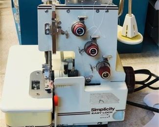 Lot 048a
Simplicity Easy Lock Serger