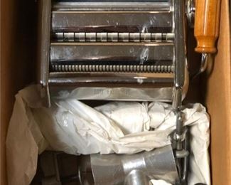Lot 369
Vintage Manual Pasta Maker