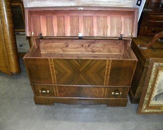 DECO CEDAR CHEST OPEN