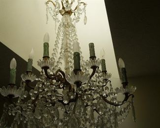 Gilded bronze and crystal chandelier