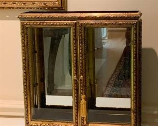 $85 - Gold Tone Curio / Display Cabinet with Glass Shelves 