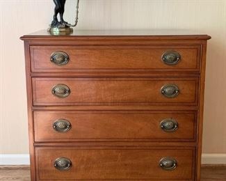 $250 - Antique Chest of Drawers / 4-Drawer Chest (30" L x 17" W x 31" H)