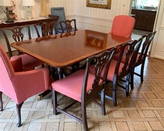 $2,500 - Flawless Baker Dining Room Table (2 leaves) and 6 Side Chairs (measures 71.5" x 46.25" x 31.5" without leaves, each leaf is 18")