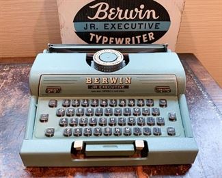 $20 - Berwin Jr. Executive Typewriter - Tin Toy with Original Box 