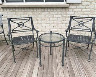 $130 - Garden / Patio Set (2 Chairs & Side)
