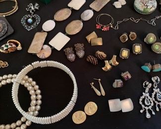 (included with jewelry lot)