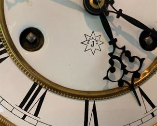 (close up view of clock)