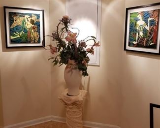 Pedestal and vase  set