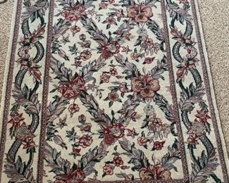3’x5’ area rug