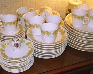 Noritake set, immaculate