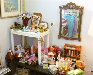 sold: pic., mirror, some smalls