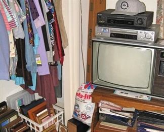 sold: TV, stand & some smalls
