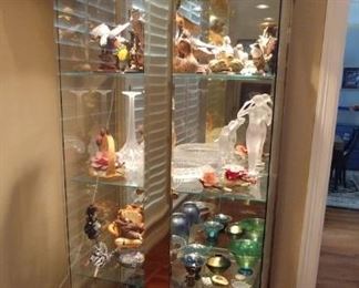 50% OFF TODAY! Mastercraft Brass, Glass, and Mirror Display Curio 38" by 83" by 22.25" Little damage on bottom corners, probably from a vacuum. Asking $995.00
