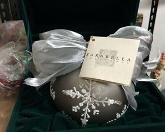 Sarabella Christmas Ball