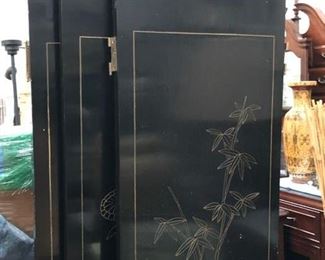 Large Black Lacquer screen