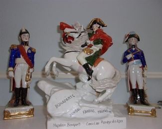 2 Porcelain soldiers and Napoleon on Steed