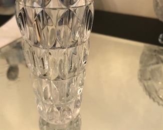  Crystal vase 8.00