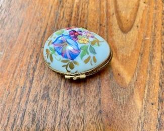 $30 Small Limoges hinged trinket box; @1" wide