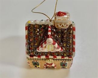 $20 Christmas hinged, musical ornament (closed) 