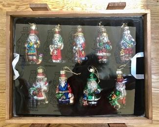 $25  Thomas Pacconi Santa ornaments new in wooden box