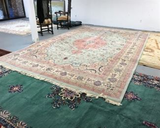 Wool rug 10x14 Estimate $5500 Bid $500
