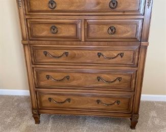 Beautiful Light Wood 6- Drawer Chest