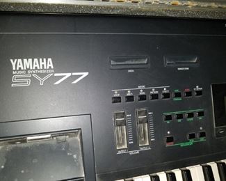 Yamaha SY77 synthesizer