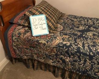 D-B2-3  $25  Twin  Comforter Set  w/Sheets  