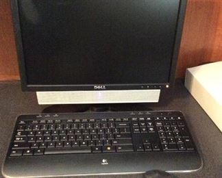 D-OF-4   Dell Vostro 220/Monitor/Keyboard/Mouse   $85