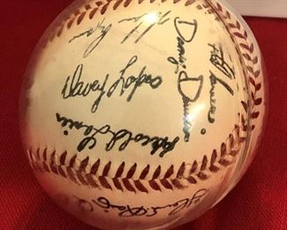 D-LR-144 $50  Houston Astros 1986 Team signed Baseball