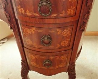 CURVED CARVED DESK DETAIL